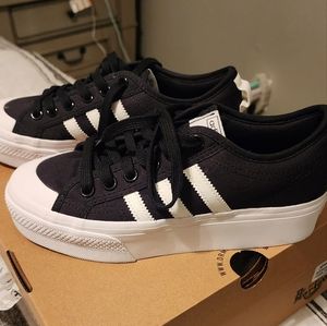 Adidas chunky tennis shoe